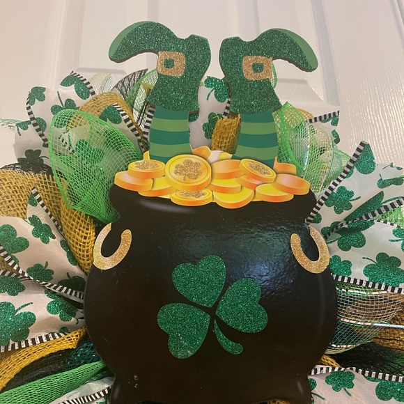 St. Patrick’s Day wreath “POT OF GOLD” Greens, black, golds. 18” very full! - Picture 2 of 8